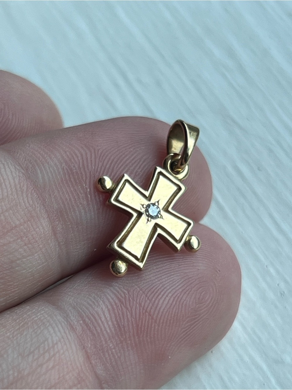 James Avery 18k gold & diamond retired cross pendant